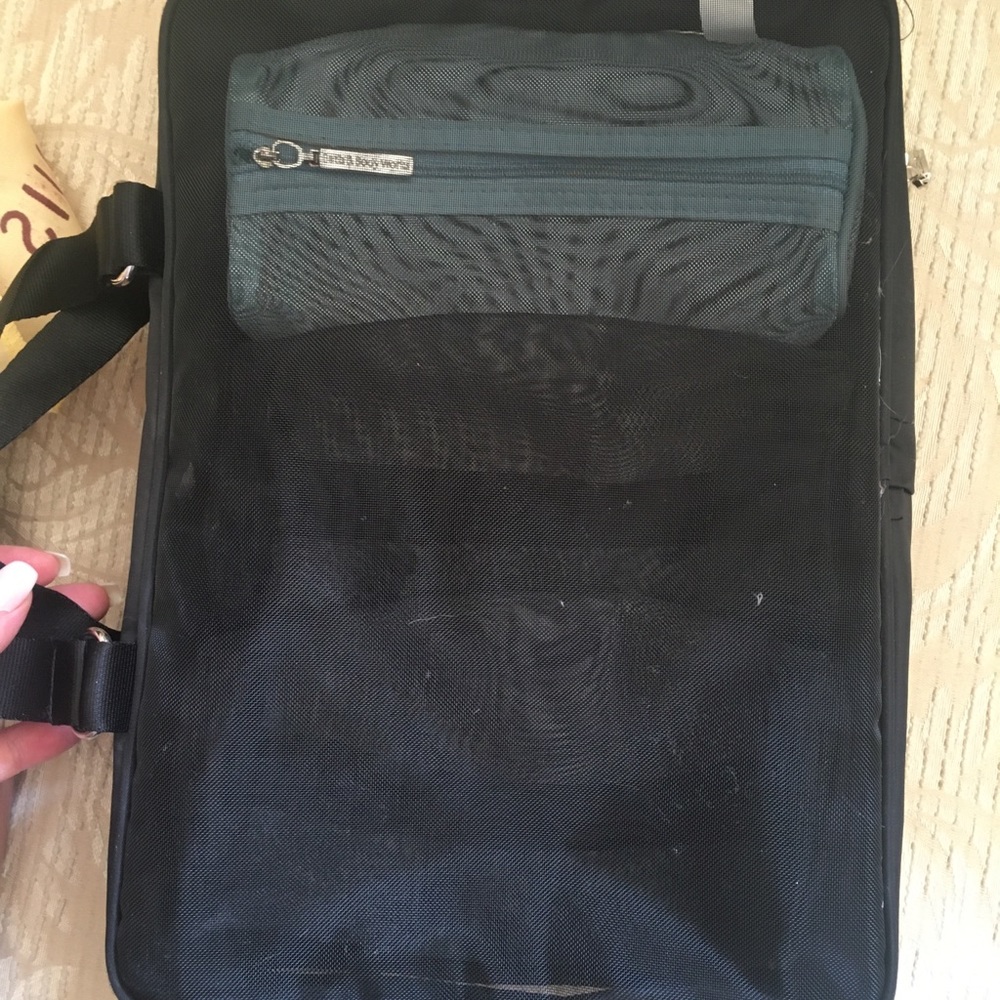 Mesh Bag With Three Removable Mesh Pouches - image 5